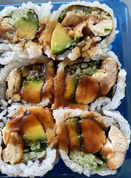 UM17. Teriyaki Chicken with Avocado Cucumber Maki 照烧鸡肉卷